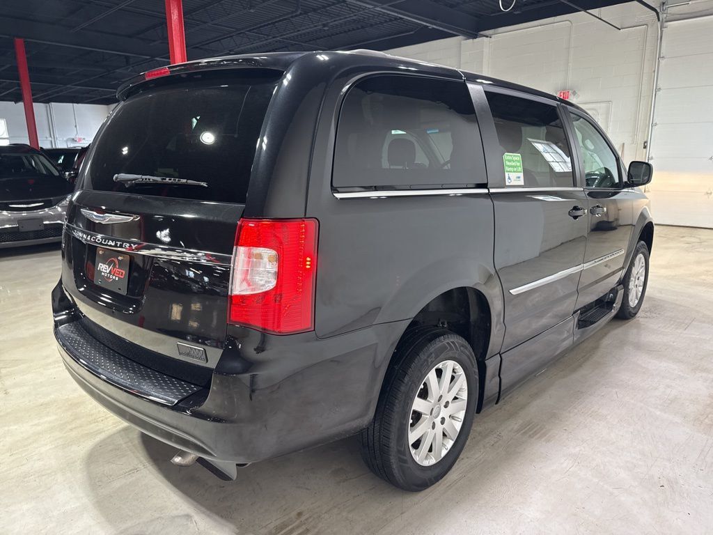 2015 Chrysler Town & Country 4dr Wagon Touring - 23002443 - 6