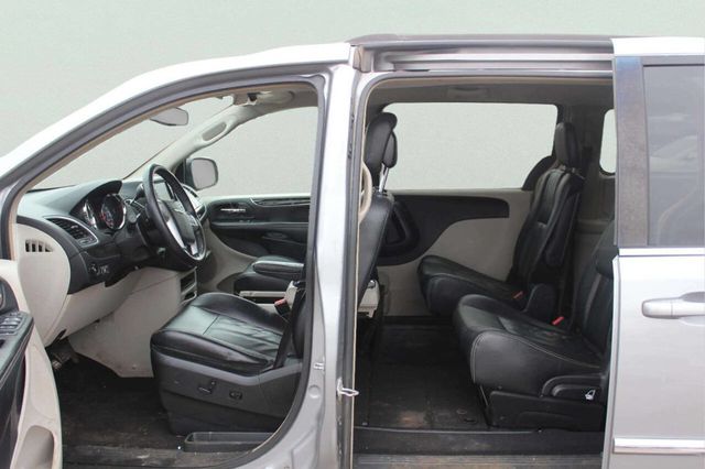 2015 Chrysler Town & Country 4dr Wagon Touring - 22960679 - 5