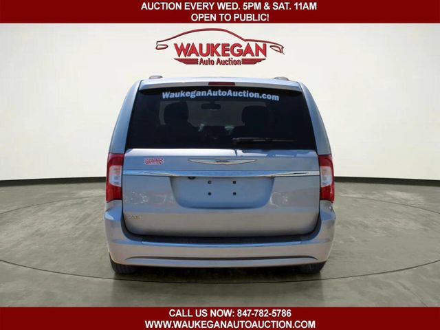 2015 Chrysler Town & Country 4dr Wagon Touring - 23028461 - 5