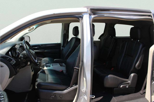 2015 Chrysler Town & Country 4dr Wagon Touring - 23028461 - 6