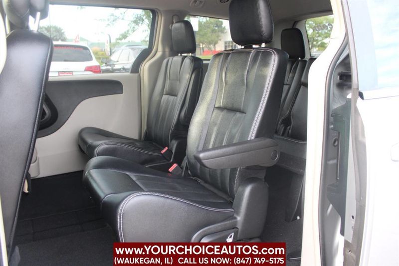 2015 Chrysler Town & Country 4dr Wagon Touring - 22703530 - 13