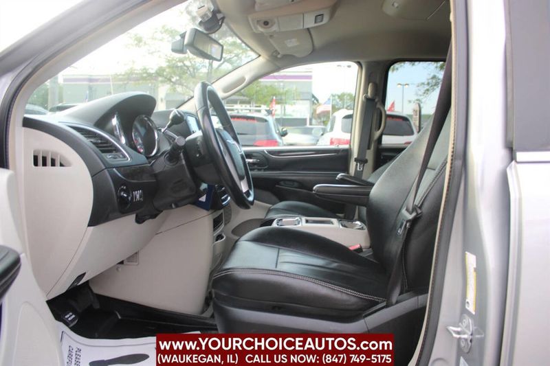 2015 Chrysler Town & Country 4dr Wagon Touring - 22703530 - 8