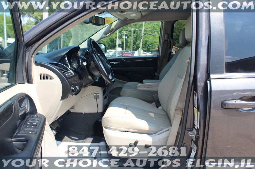 2015 Chrysler Town & Country 4dr Wagon Touring - 22714925 - 17