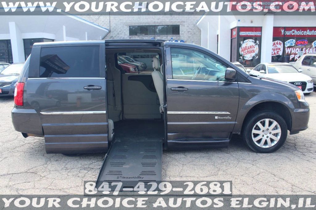 2015 Chrysler Town & Country 4dr Wagon Touring - 22714925 - 8