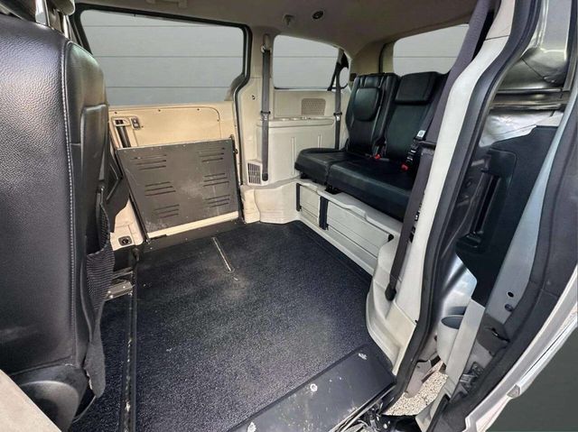 2015 Chrysler Town & Country 4dr Wagon Touring - 22937883 - 26