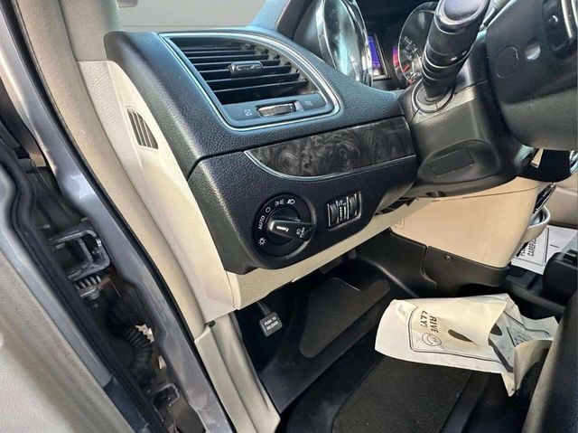 2015 Chrysler Town & Country 4dr Wagon Touring - 22937883 - 27