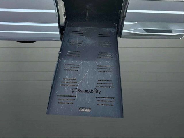 2015 Chrysler Town & Country 4dr Wagon Touring - 22937883 - 29