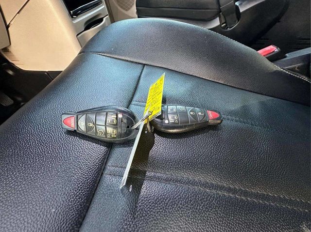 2015 Chrysler Town & Country 4dr Wagon Touring - 22937883 - 41