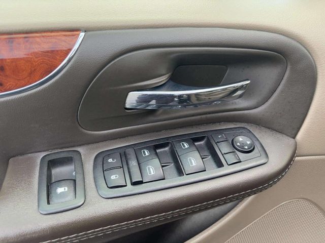 2015 Chrysler Town & Country 4dr Wagon Touring - 22946479 - 10