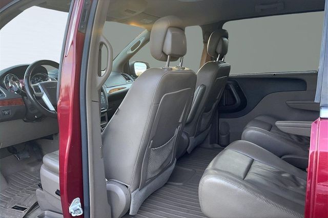 2015 Chrysler Town & Country 4dr Wagon Touring - 22970011 - 18