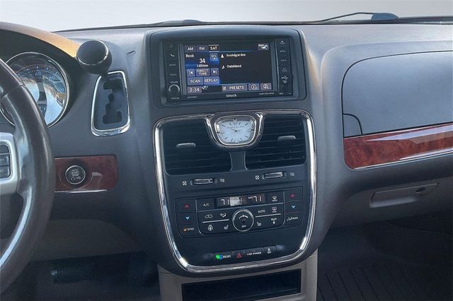 2015 Chrysler Town & Country 4dr Wagon Touring - 22970011 - 24