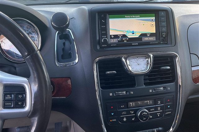 2015 Chrysler Town & Country 4dr Wagon Touring - 22970011 - 34