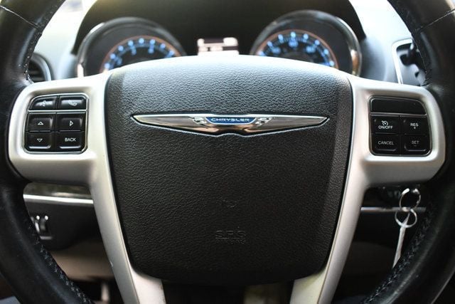 2015 Chrysler Town & Country 4dr Wagon Touring-L - 23044395 - 18
