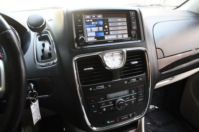2015 Chrysler Town & Country 4dr Wagon Touring-L - 23044395 - 20