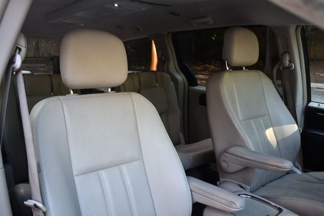 2015 Chrysler Town & Country 4dr Wagon Touring-L - 23044395 - 26
