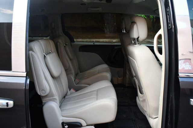 2015 Chrysler Town & Country 4dr Wagon Touring-L - 23044395 - 28