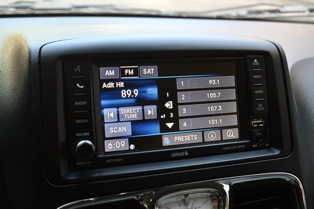 2015 Chrysler Town & Country 4dr Wagon Touring-L - 23044395 - 32