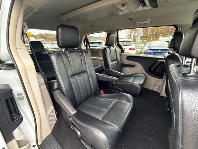 2015 Chrysler Town & Country 4dr Wagon Touring-L - 22906866 - 19