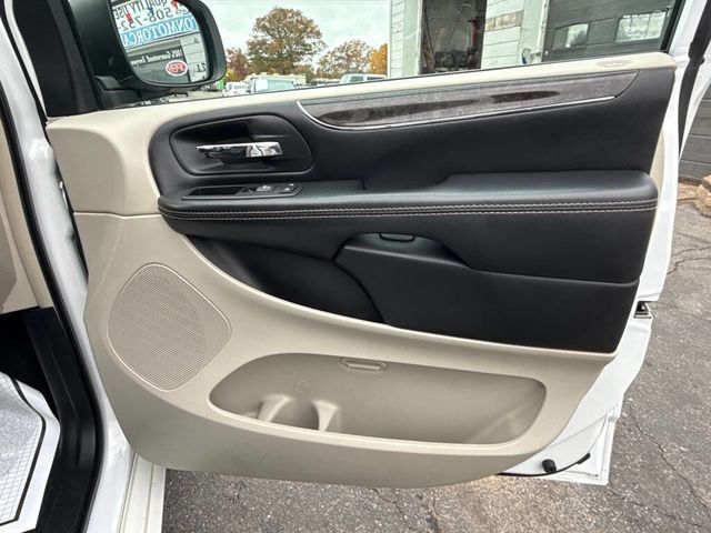 2015 Chrysler Town & Country 4dr Wagon Touring-L - 22906866 - 24