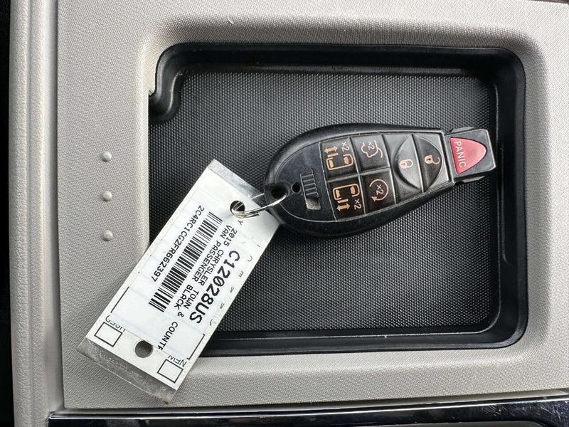 2015 Chrysler Town & Country 4dr Wagon Touring-L - 22981227 - 21