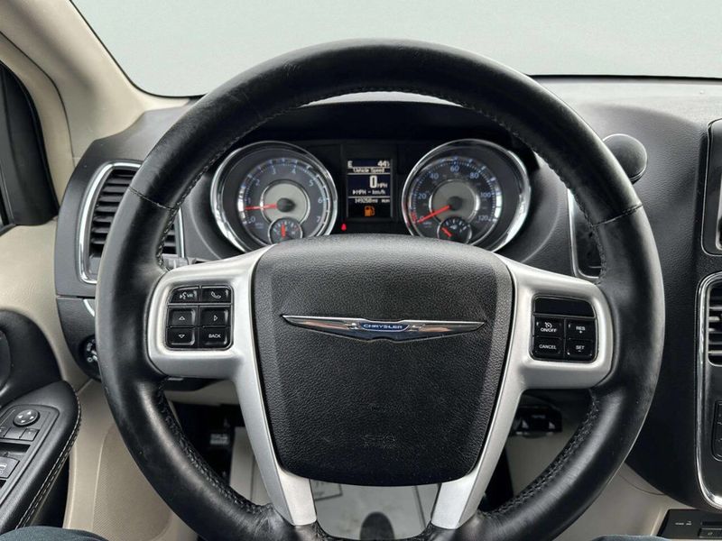 2015 Chrysler Town & Country 4dr Wagon Touring-L - 22981227 - 26