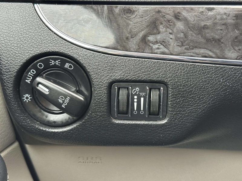 2015 Chrysler Town & Country 4dr Wagon Touring-L - 22981227 - 31