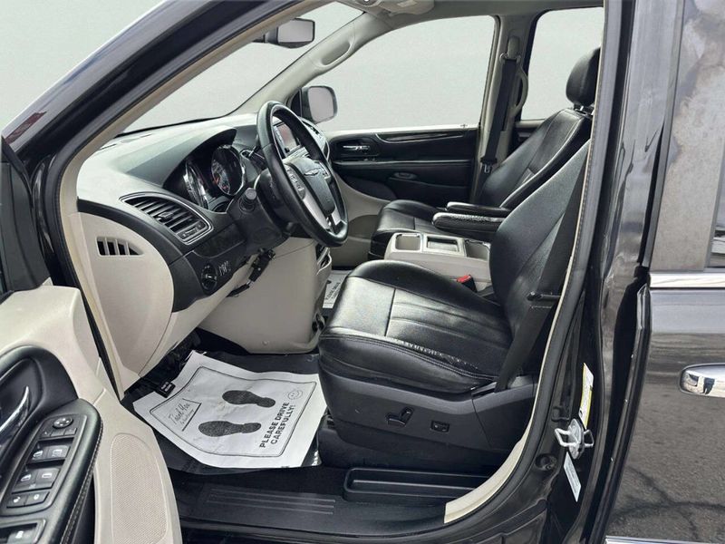 2015 Chrysler Town & Country 4dr Wagon Touring-L - 22981227 - 8