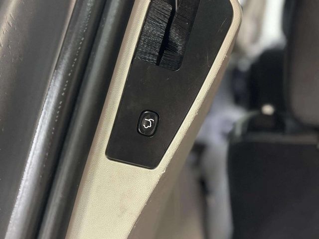 2015 Chrysler Town & Country 4dr Wagon Touring-L - 22995192 - 16