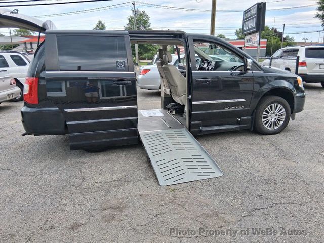 2015 Chrysler Town & Country 4dr Wagon Touring-L - 23054681 - 17