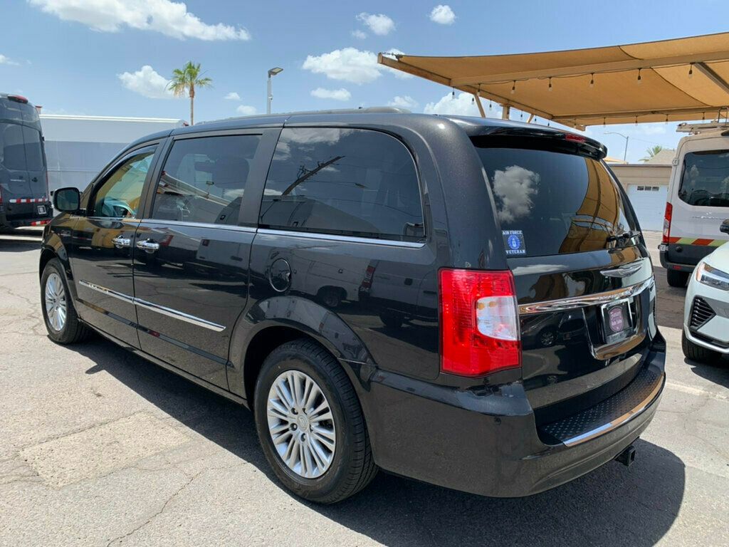 2015 Chrysler Town & Country 4dr Wagon Touring-L 1-OWNER LOW MILES HANDICAP ACCESSIBLE W/TV - 23028910 - 23