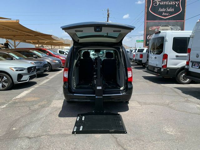 2015 Chrysler Town & Country 4dr Wagon Touring-L 1-OWNER LOW MILES HANDICAP ACCESSIBLE W/TV - 23028910 - 2