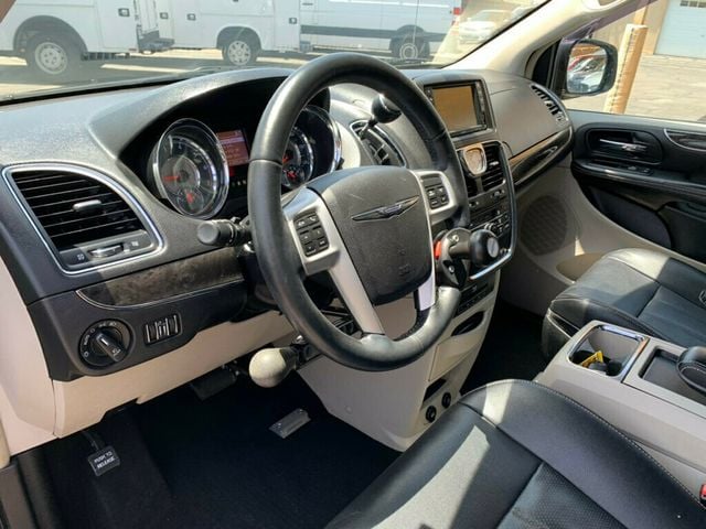 2015 Chrysler Town & Country 4dr Wagon Touring-L 1-OWNER LOW MILES HANDICAP ACCESSIBLE W/TV - 23028910 - 31