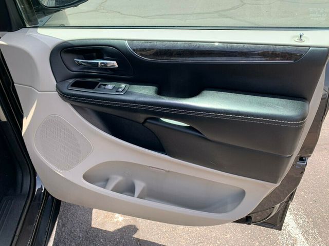 2015 Chrysler Town & Country 4dr Wagon Touring-L 1-OWNER LOW MILES HANDICAP ACCESSIBLE W/TV - 23028910 - 51