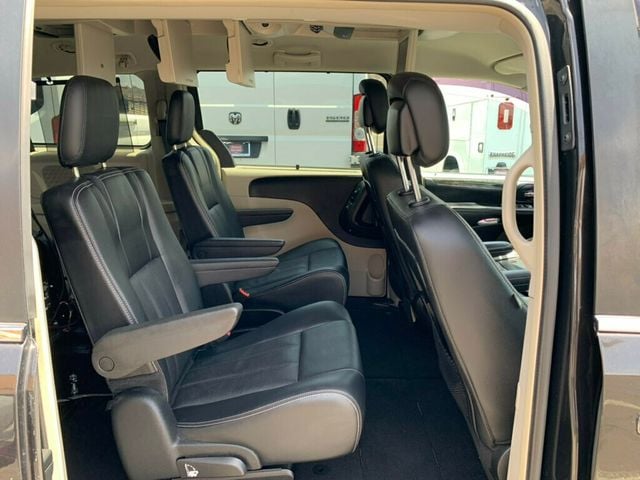 2015 Chrysler Town & Country 4dr Wagon Touring-L 1-OWNER LOW MILES HANDICAP ACCESSIBLE W/TV - 23028910 - 56