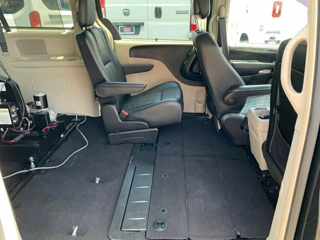 2015 Chrysler Town & Country 4dr Wagon Touring-L 1-OWNER LOW MILES HANDICAP ACCESSIBLE W/TV - 23028910 - 67