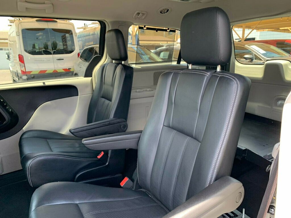 2015 Chrysler Town & Country 4dr Wagon Touring-L 1-OWNER LOW MILES HANDICAP ACCESSIBLE W/TV - 23028910 - 73
