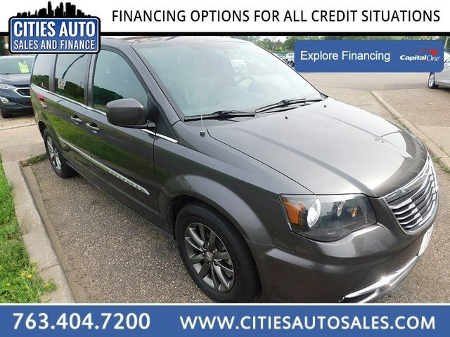 2015 Chrysler Town & Country 4d Wagon S - 22867397 - 0