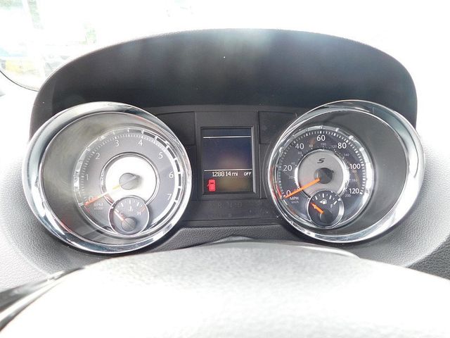 2015 Chrysler Town & Country 4d Wagon S - 22867397 - 10