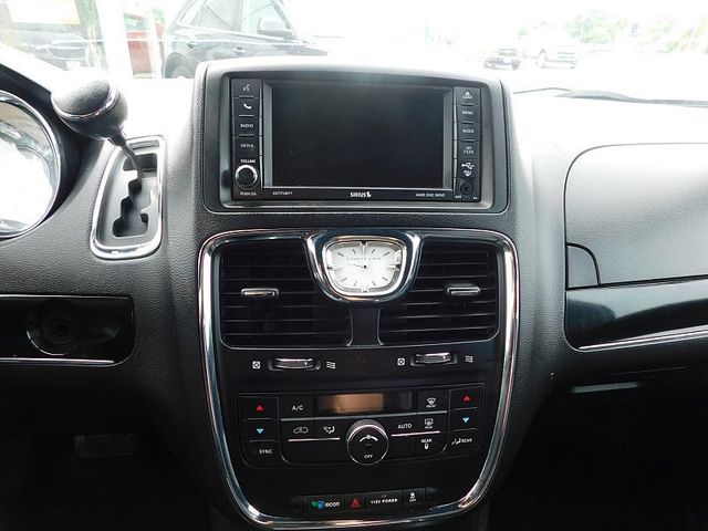 2015 Chrysler Town & Country 4d Wagon S - 22867397 - 11