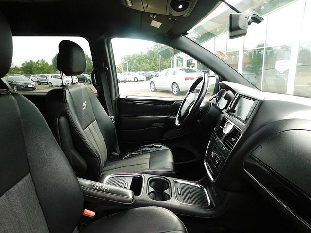 2015 Chrysler Town & Country 4d Wagon S - 22867397 - 15