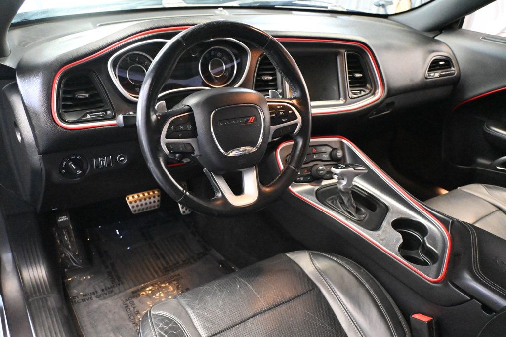 Dodge Challenger photo 10