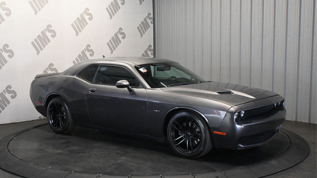 Dodge Challenger photo 3