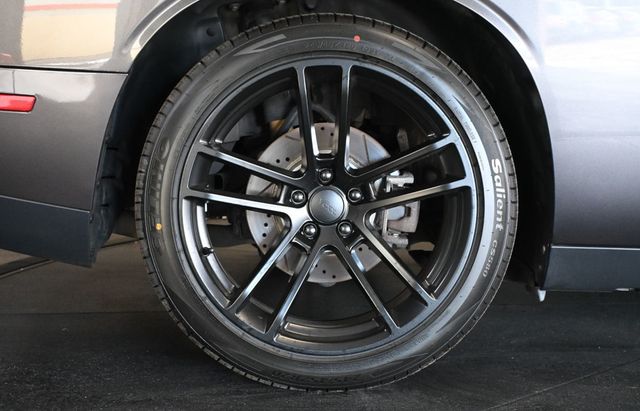 2015 Dodge Challenger 2dr Coupe R/T Plus - 23083663 - 8