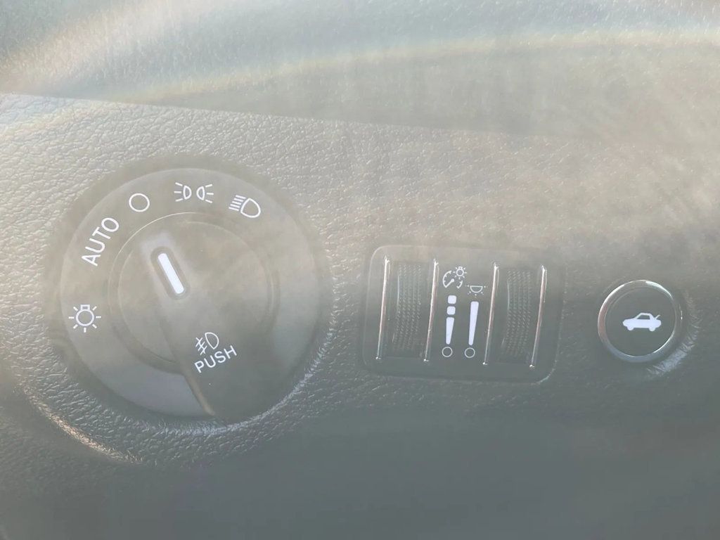 2015 Dodge Challenger 2dr Coupe SXT Plus - 22989163 - 14