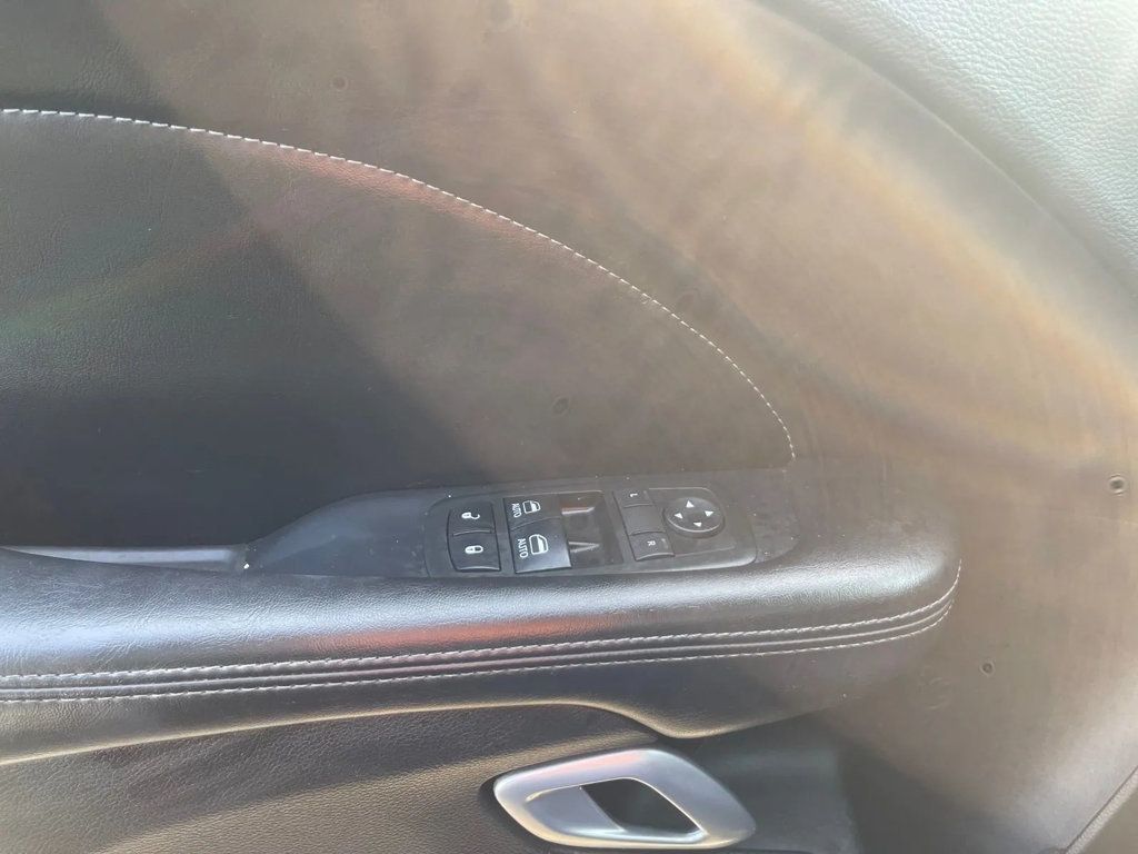 2015 Dodge Challenger 2dr Coupe SXT Plus - 22989163 - 15