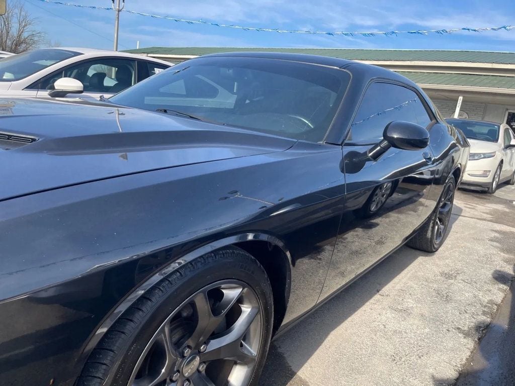 2015 Dodge Challenger 2dr Coupe SXT Plus - 22989163 - 4