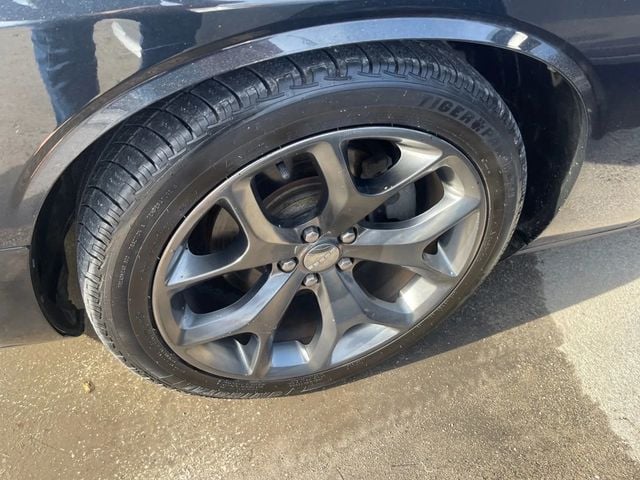 2015 Dodge Challenger 2dr Coupe SXT Plus - 22989163 - 5