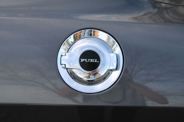 2015 Dodge Challenger 2dr Coupe SXT Plus - 22941039 - 16