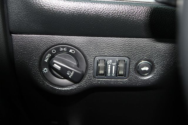 2015 Dodge Challenger 2dr Coupe SXT Plus - 22941039 - 20