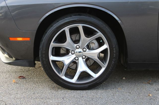2015 Dodge Challenger 2dr Coupe SXT Plus - 22941039 - 28